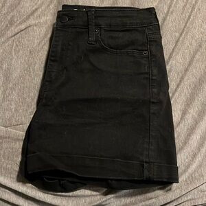 Universal Thread size 6(28) womens black jean shorts